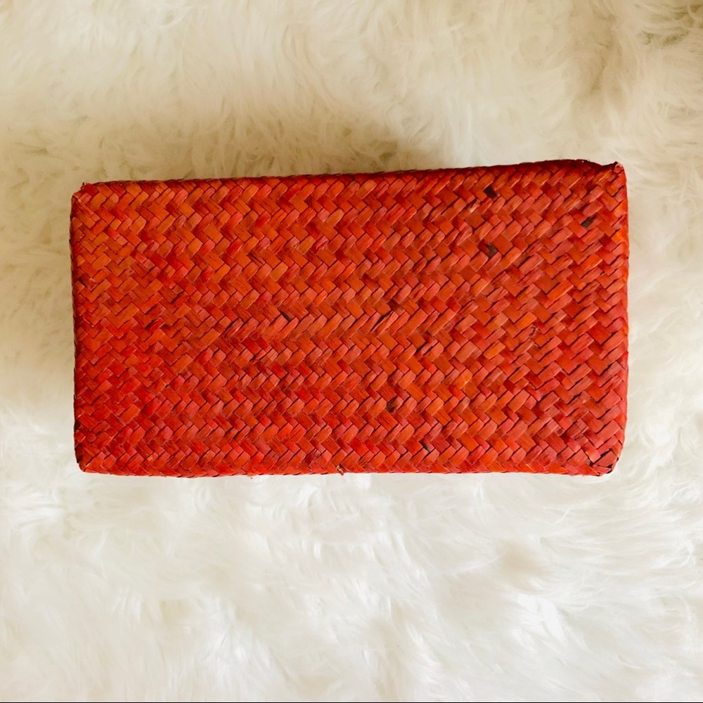 Small Weaved Rectangular Container - Picture 4 of 15